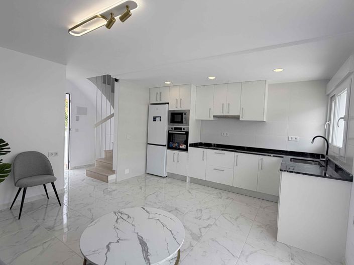 Image No.9-3 Bed Townhouse for sale