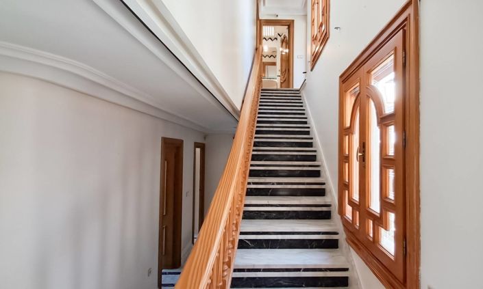 Image No.33-6 Bed Apartment for sale