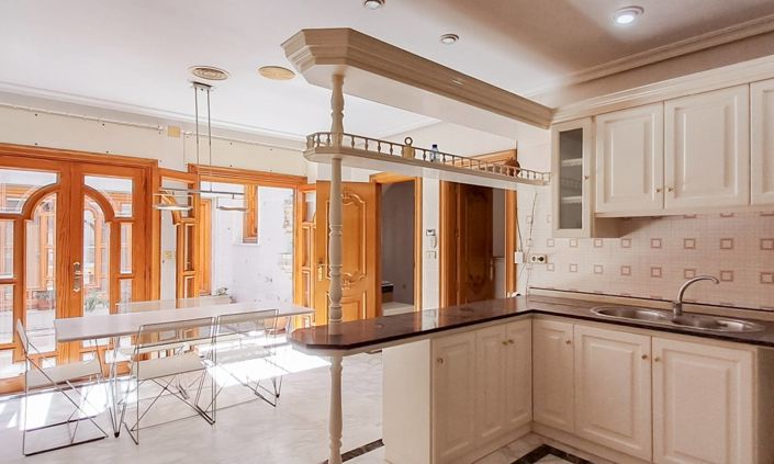 Image No.38-6 Bed Apartment for sale