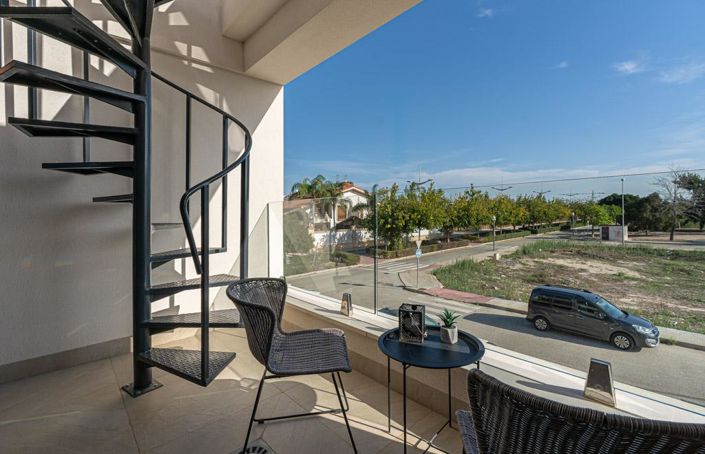 Image No.12-3 Bed Townhouse for sale