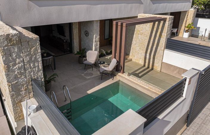 Image No.14-3 Bed Townhouse for sale