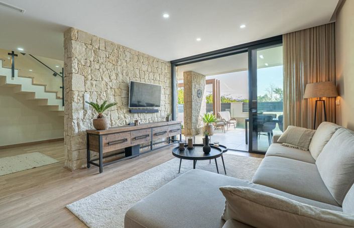 Image No.2-3 Bed Townhouse for sale