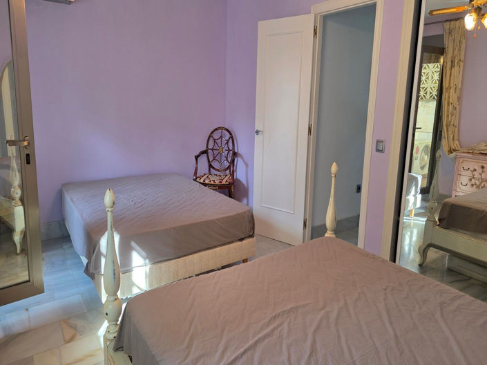 Image No.10-3 Bed House for sale