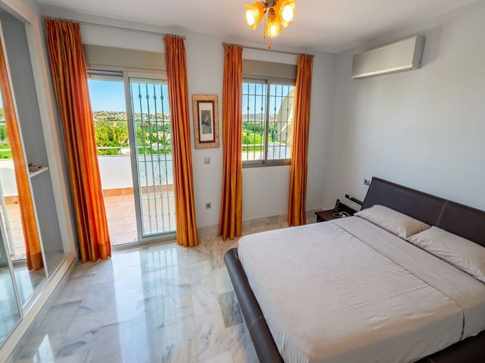 Image No.36-3 Bed Villa for sale