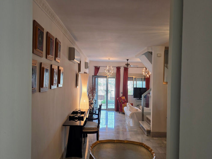 Image No.8-3 Bed House for sale