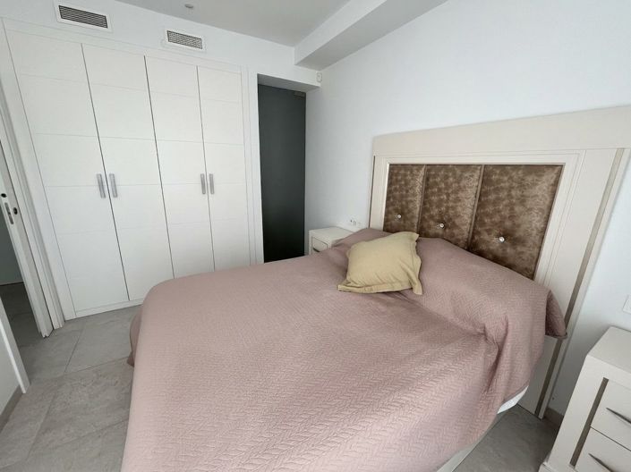 Image No.11-3 Bed House for sale