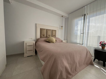 12-53013098fcab6c38b1379cd33298e050