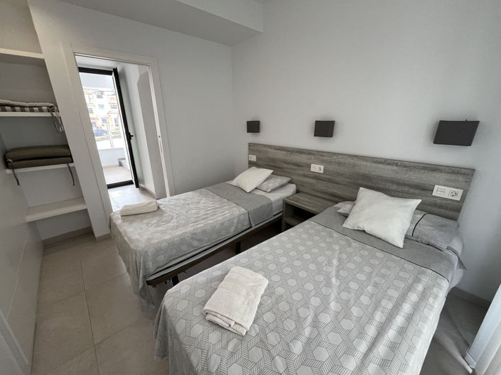 Image No.14-3 Bed House for sale