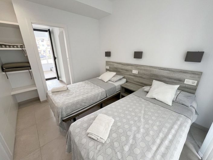 Image No.14-3 Bed House for sale