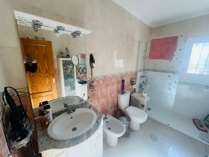 Image No.12-4 Bed Villa for sale