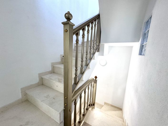 Image No.10-5 Bed Townhouse for sale