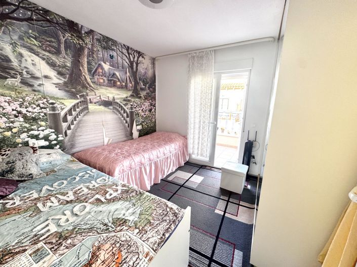 Image No.29-5 Bed Townhouse for sale