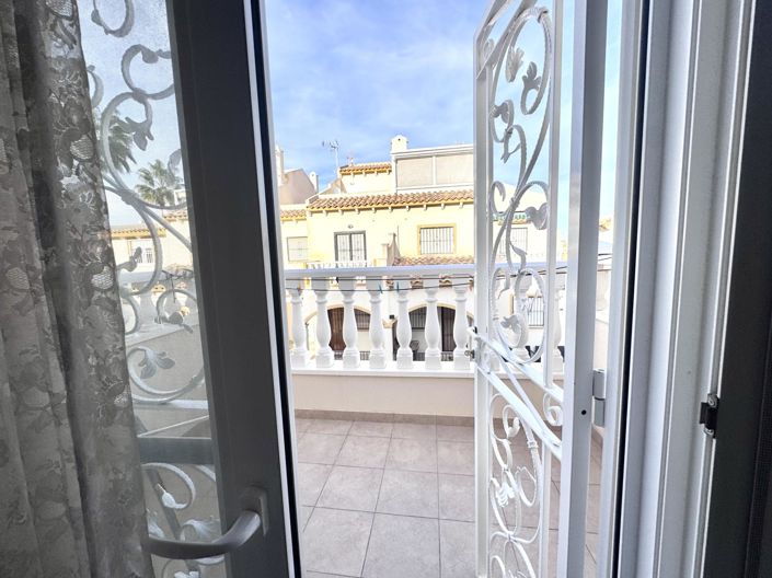 Image No.34-5 Bed Townhouse for sale