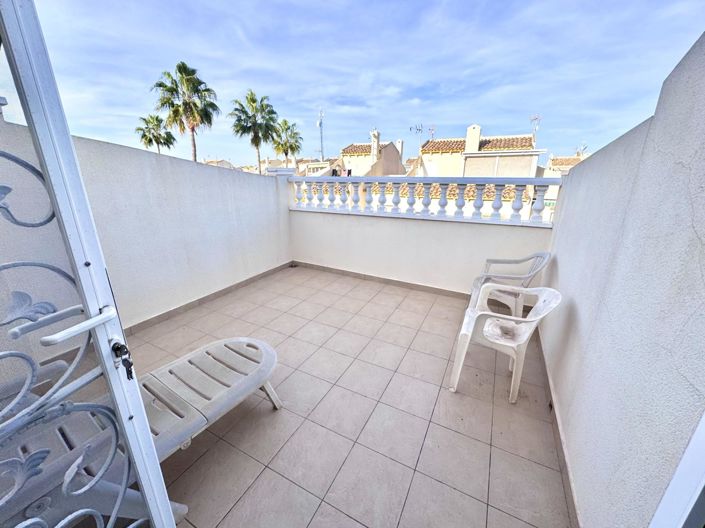 Image No.38-5 Bed Townhouse for sale