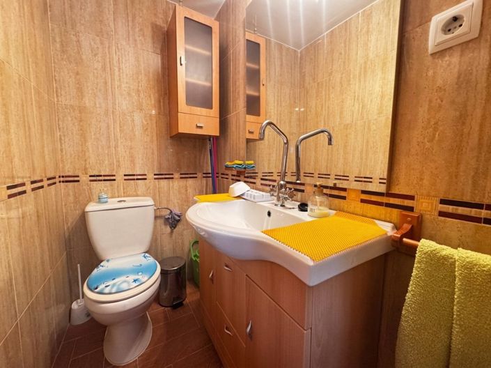 Image No.19-4 Bed Property for sale