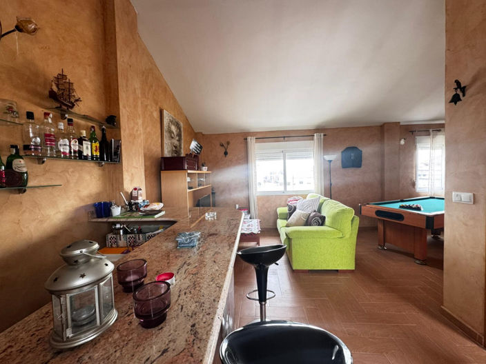 Image No.3-4 Bed Villa for sale