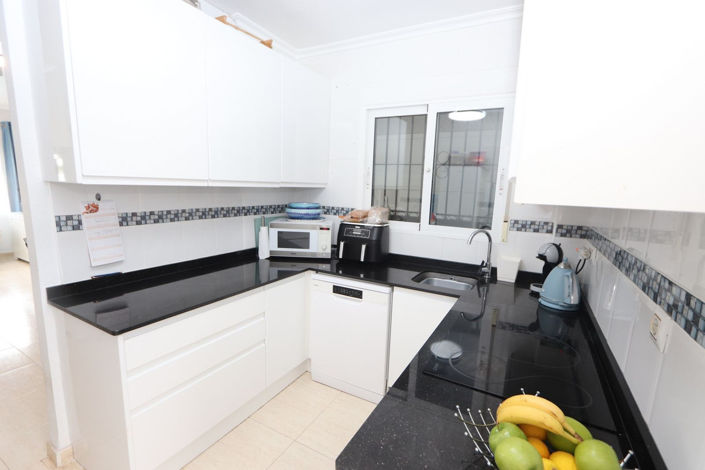 Image No.15-3 Bed House for sale