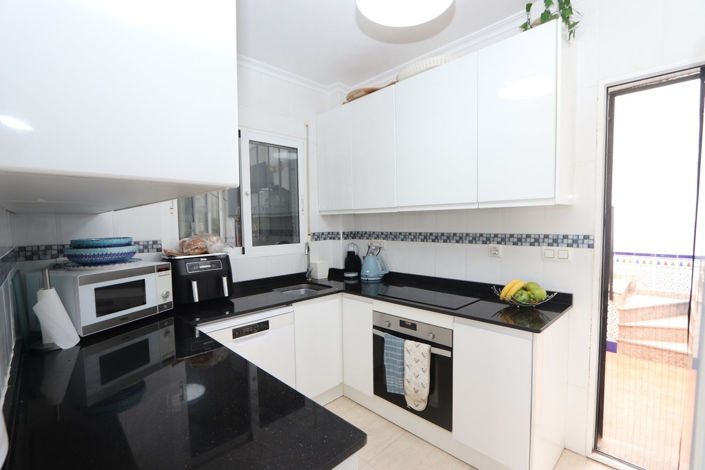 Image No.16-3 Bed House for sale