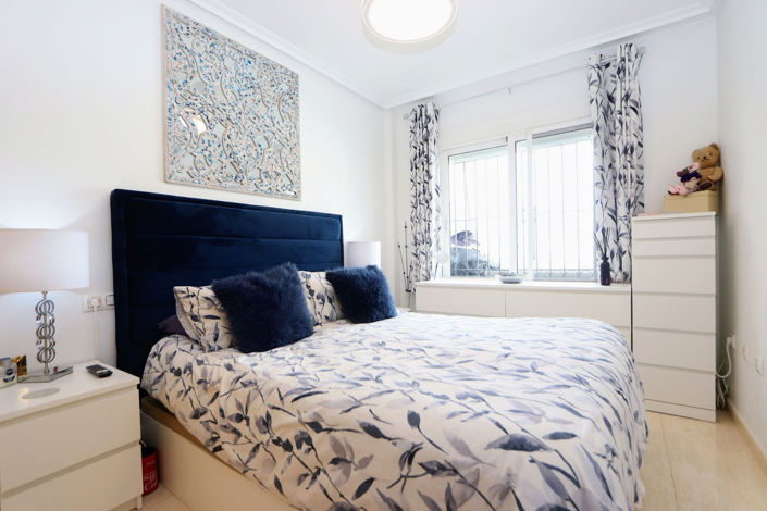 Image No.17-3 Bed House for sale