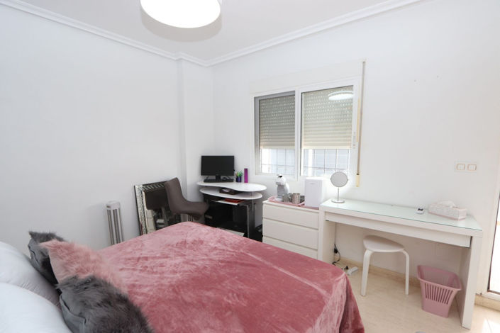 Image No.29-3 Bed House for sale