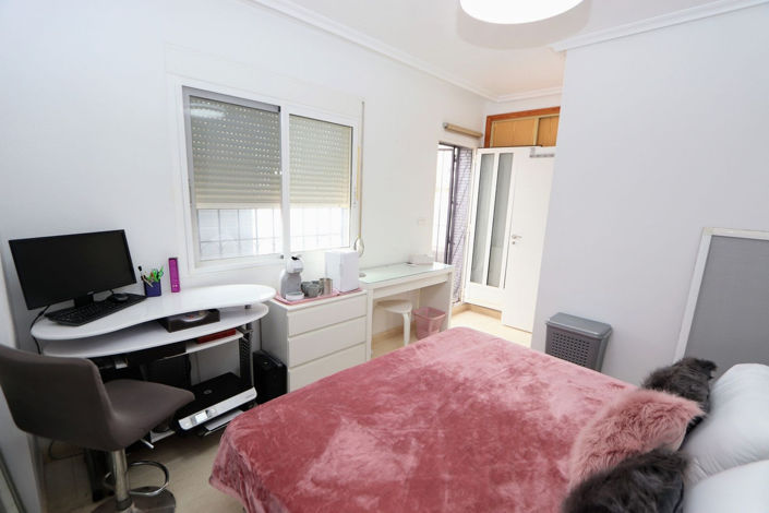 Image No.30-3 Bed House for sale