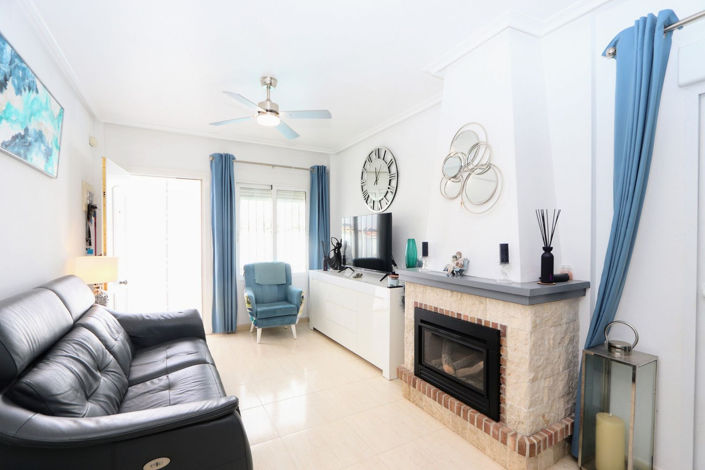 Image No.8-3 Bed House for sale