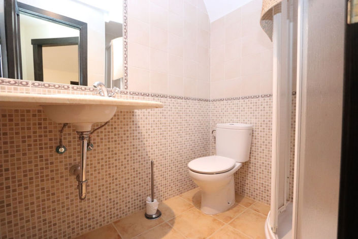 Image No.17-3 Bed House for sale