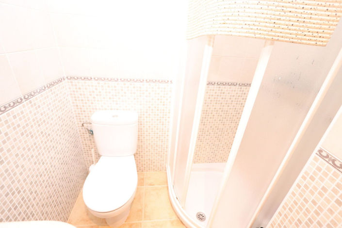 Image No.18-3 Bed House for sale