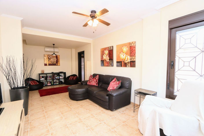 Image No.6-3 Bed House for sale