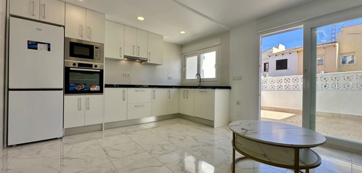 Image No.5-3 Bed Townhouse for sale