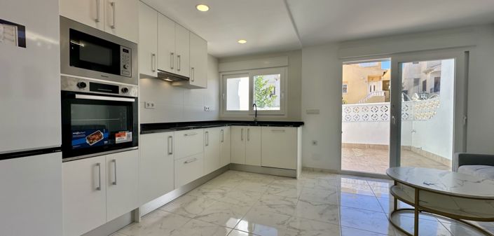 Image No.8-3 Bed Townhouse for sale