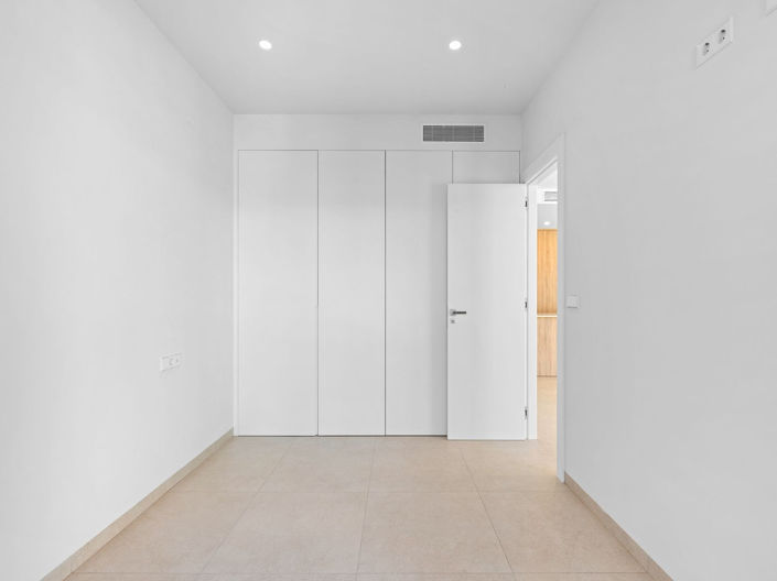 Image No.17-3 Bed Apartment for sale