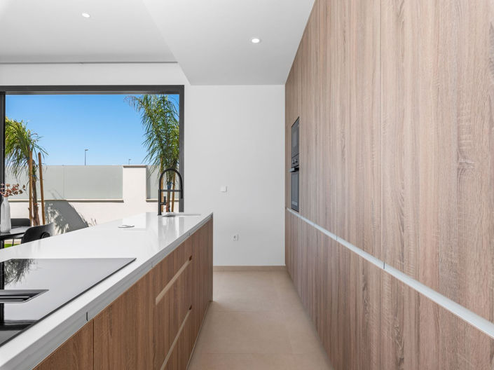 Image No.18-3 Bed House for sale