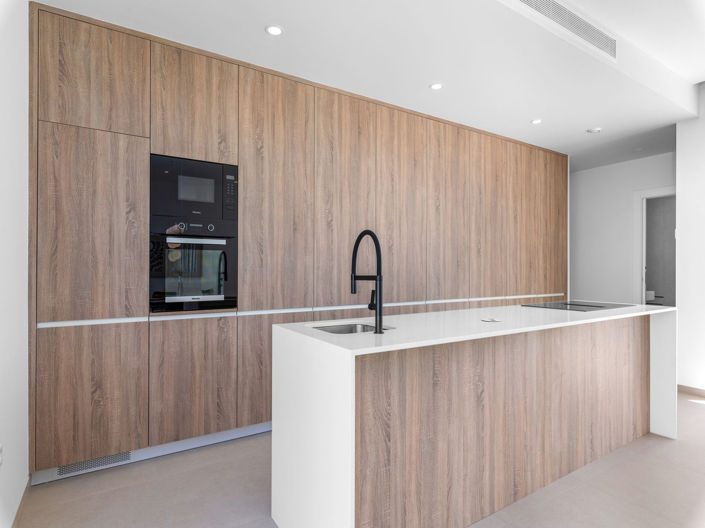 Image No.19-3 Bed House for sale