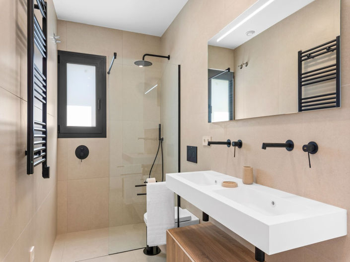 Image No.21-3 Bed House for sale