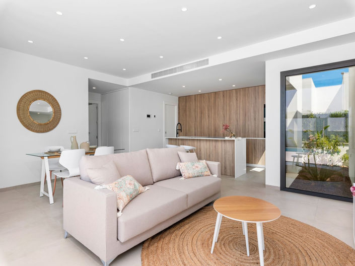 Image No.21-3 Bed House for sale