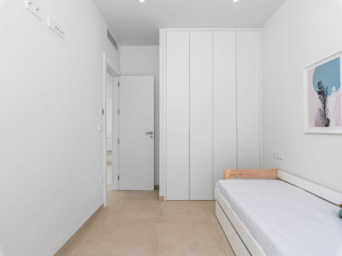 Image No.31-3 Bed House for sale