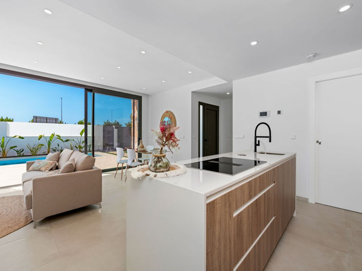 Image No.41-3 Bed House for sale