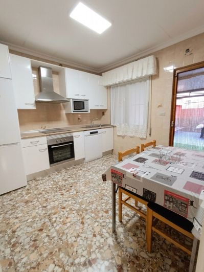 Image No.16-3 Bed House for sale
