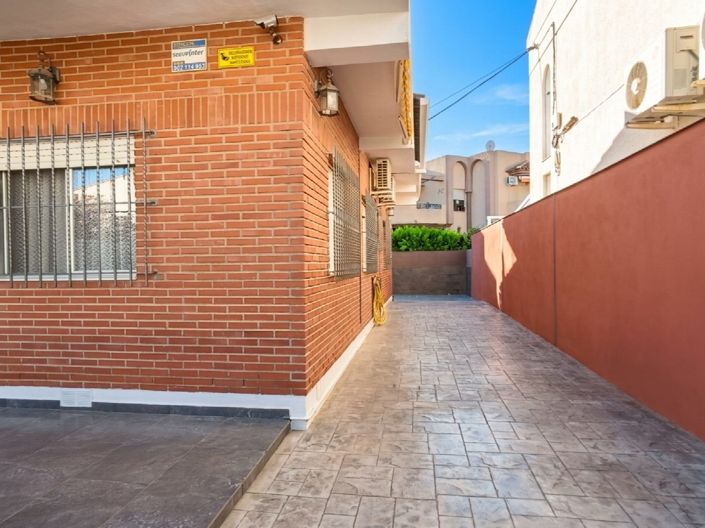 Image No.3-3 Bed House for sale