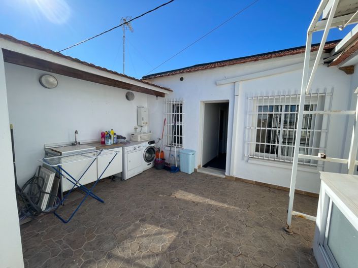 Image No.25-5 Bed Townhouse for sale