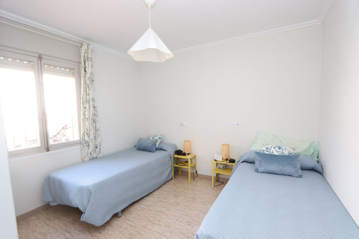 Image No.13-2 Bed House for sale