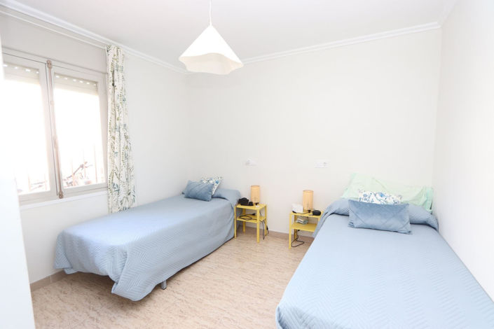 Image No.13-2 Bed House for sale