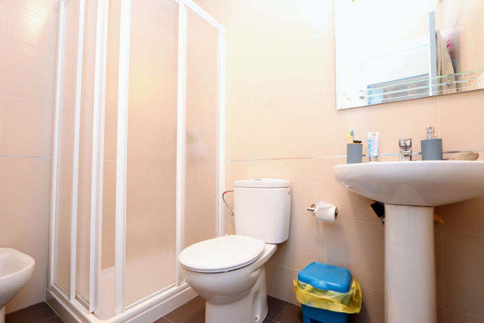 Image No.16-2 Bed House for sale