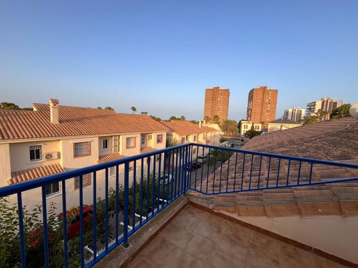 Image No.17-3 Bed Townhouse for sale