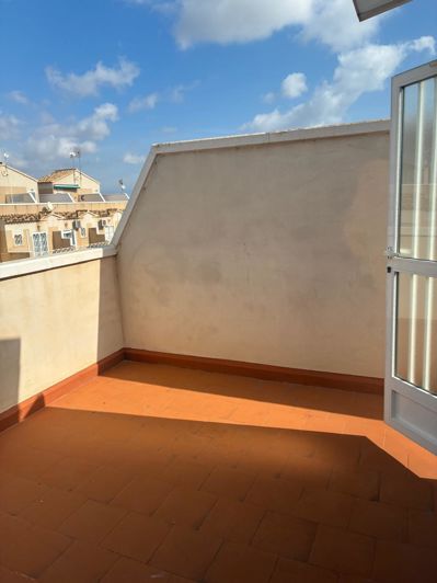 Image No.26-2 Bed House for sale