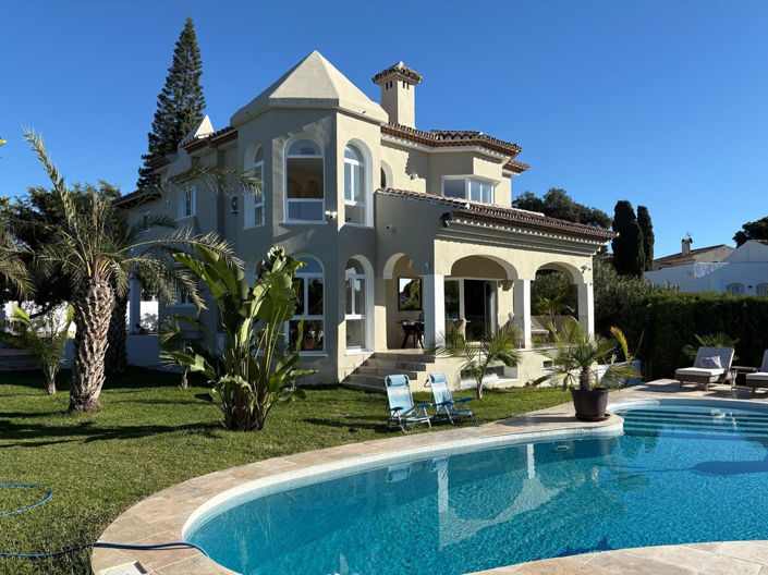 Image No.1-6 Bed Villa for sale
