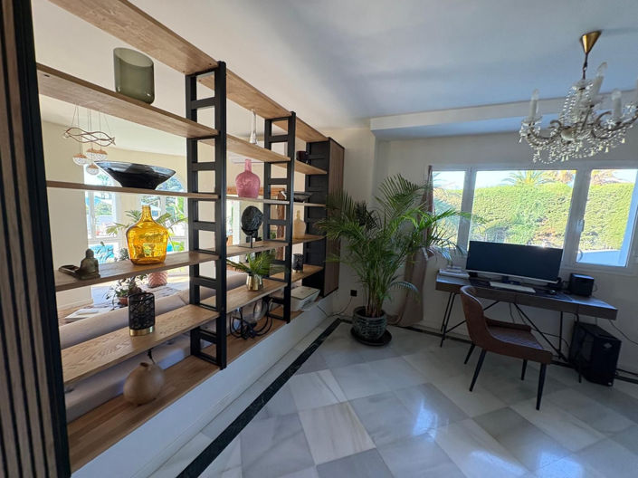 Image No.12-6 Bed Villa for sale