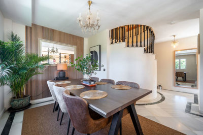 13-5fd73dea700db77384c091ca9818b1a9