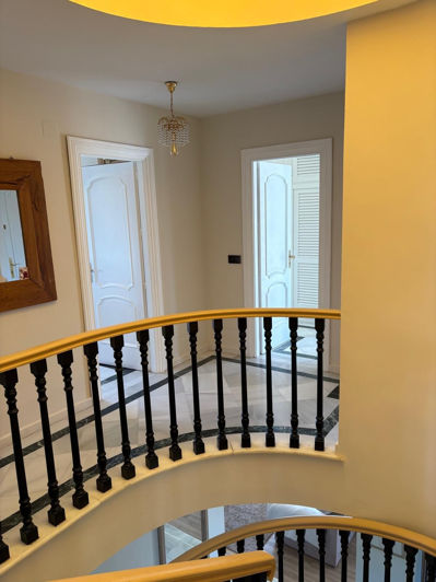 Image No.18-6 Bed Villa for sale